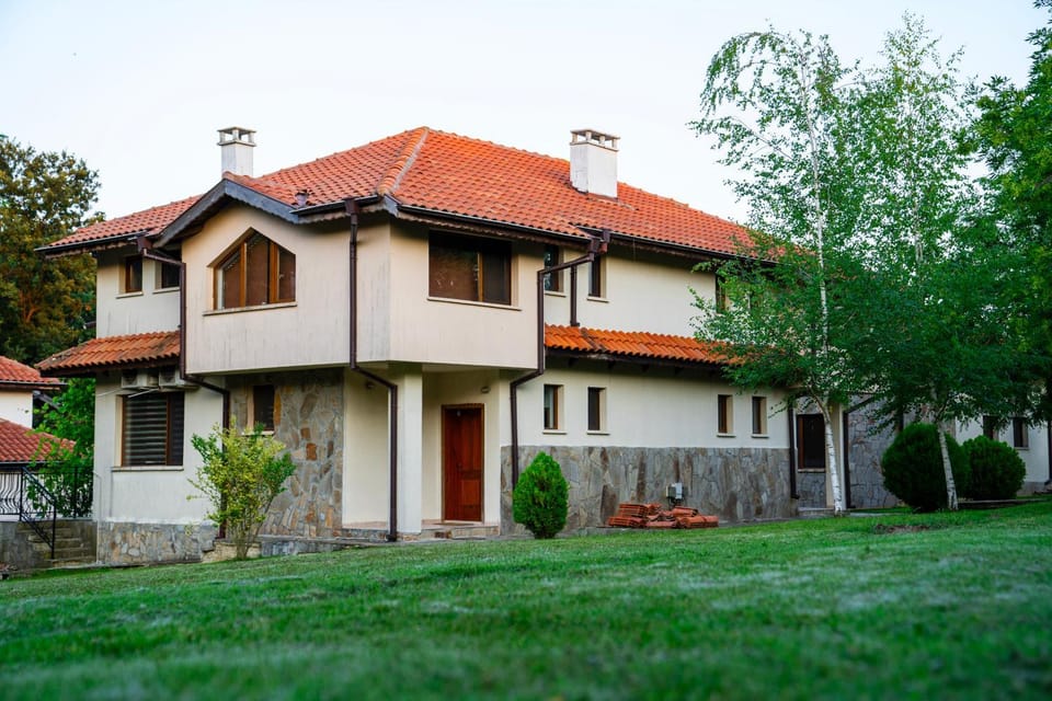 Property building, Garden, Garden view