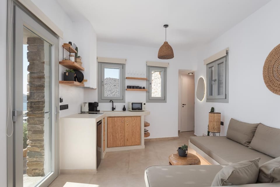 Kitchen or kitchenette, Living room, Seating area