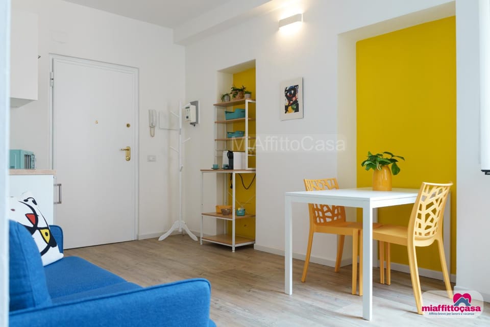 Looking 4 Central Station Milano City Center Apartment in Milan
