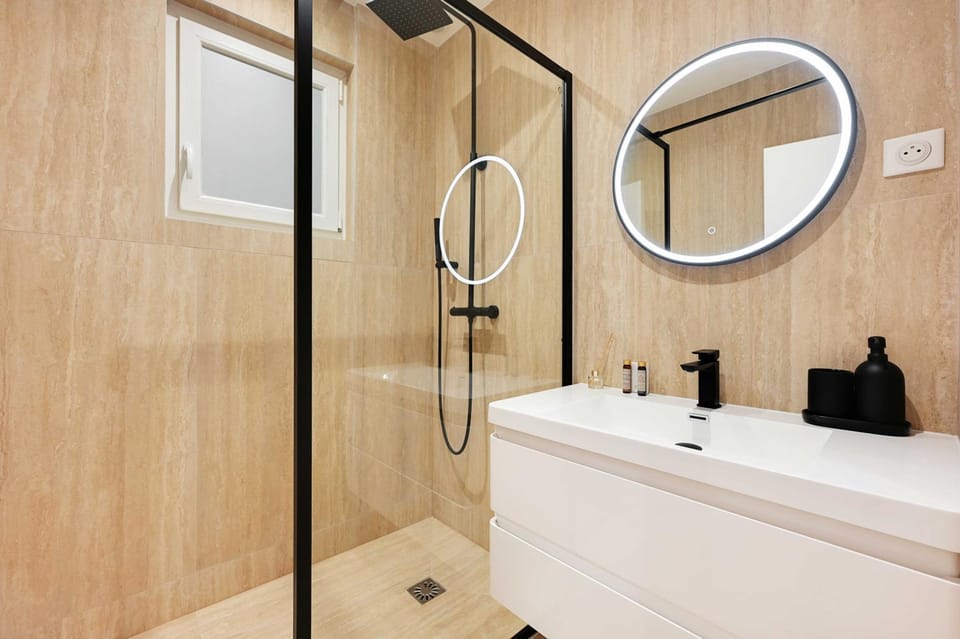 Shower, Bathroom