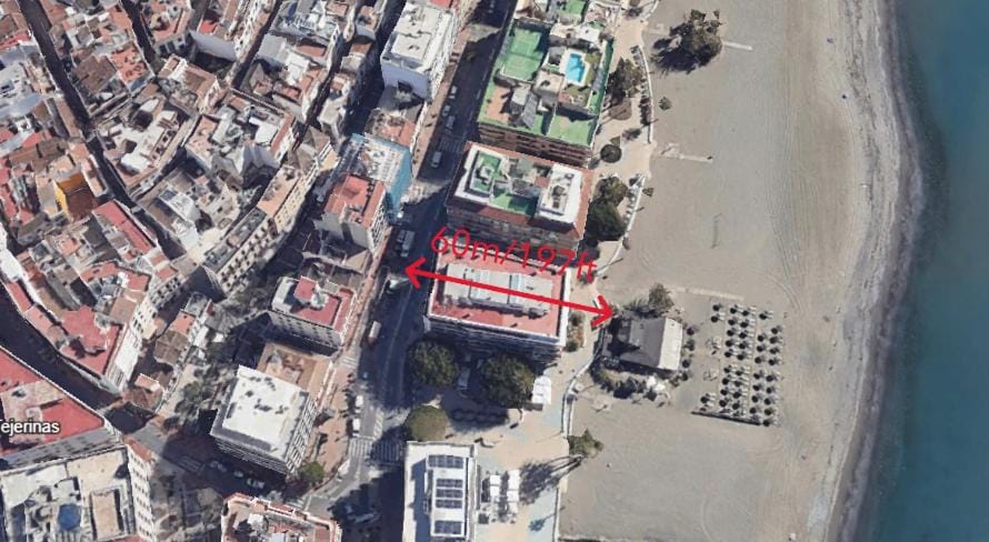 Casa Vega, a un minuto de la playa, PARKING included Apartment in Estepona