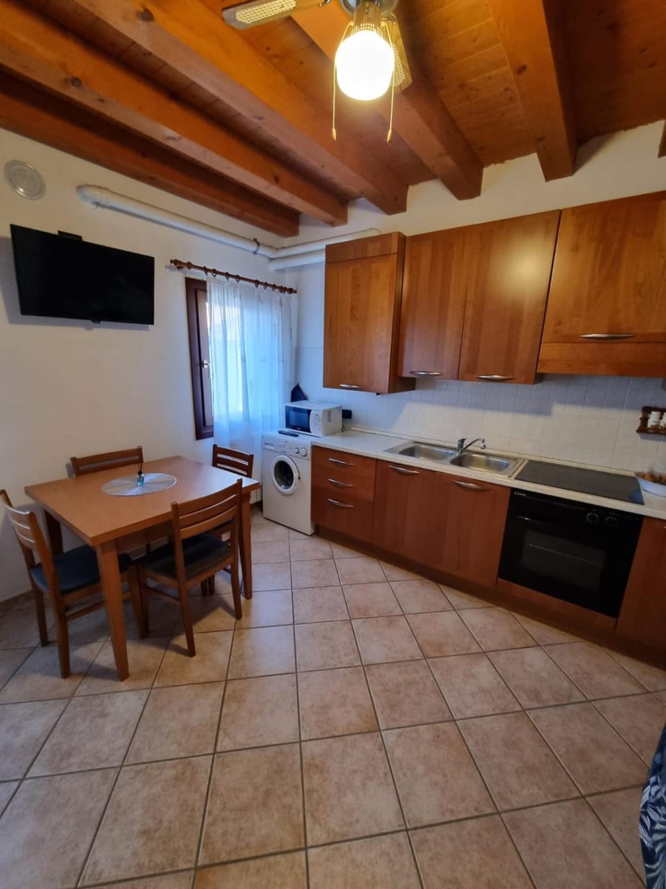 TV and multimedia, Dining area