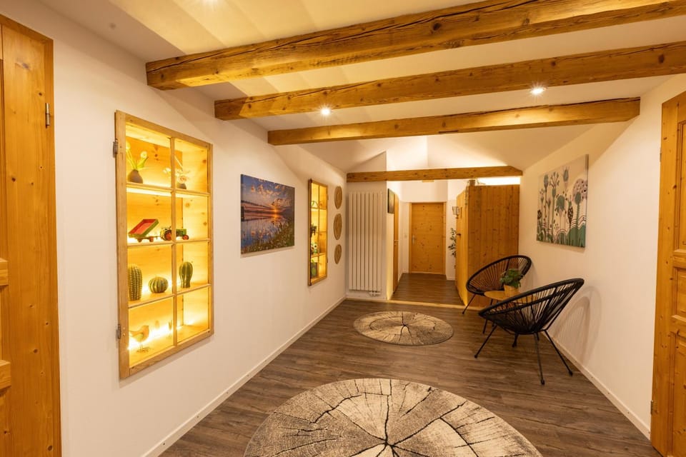 Sauna, Living room
