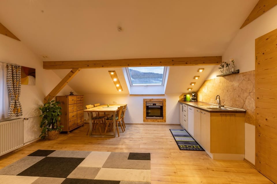 Dining area, kitchen