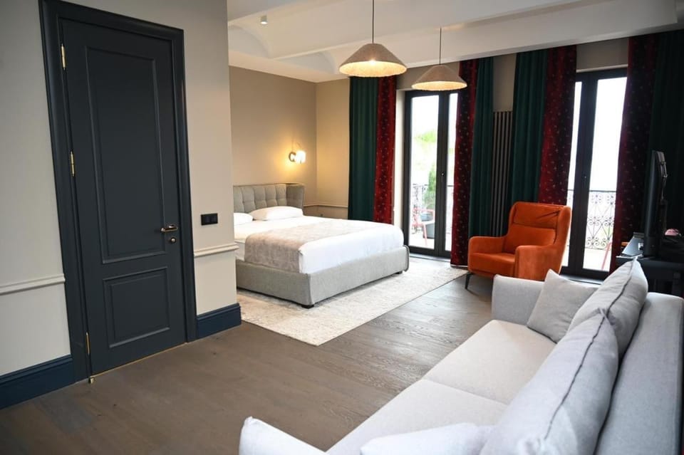 Bed, Living room, Bedroom