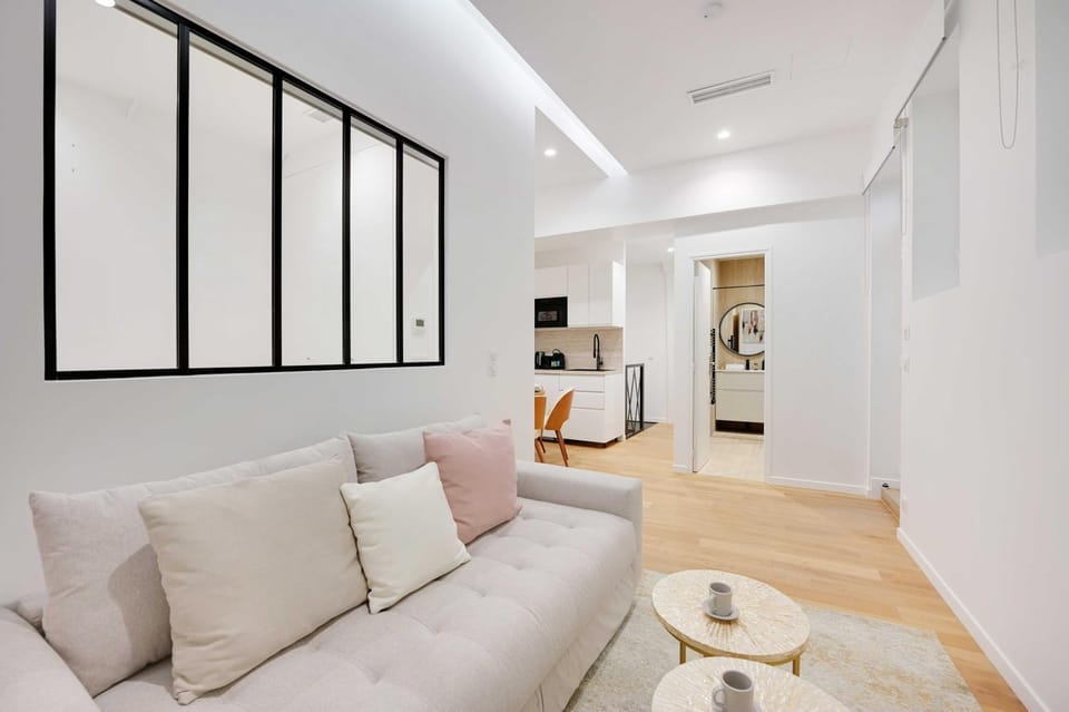 Bathroom, Kitchen or kitchenette, Living room, Dining area