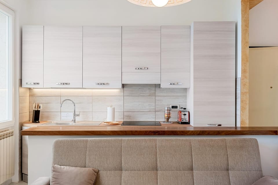 Coffee/tea facilities, Kitchen or kitchenette, pet friendly, stove