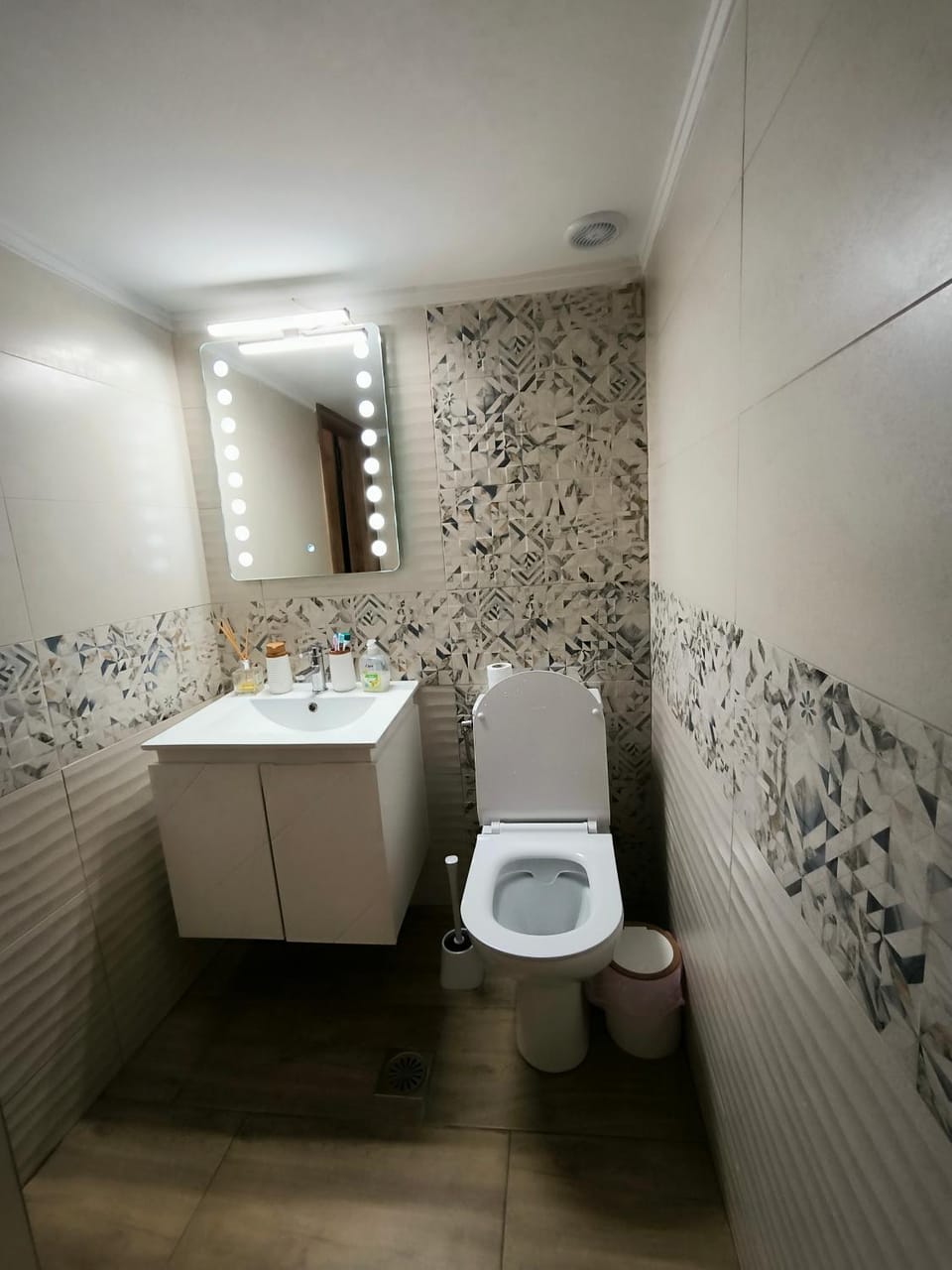 Toilet, Bathroom