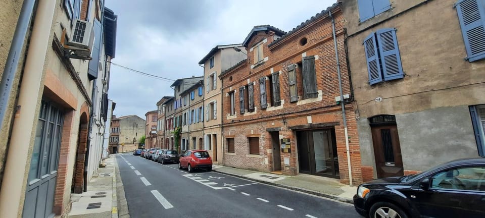 Property building, Street view