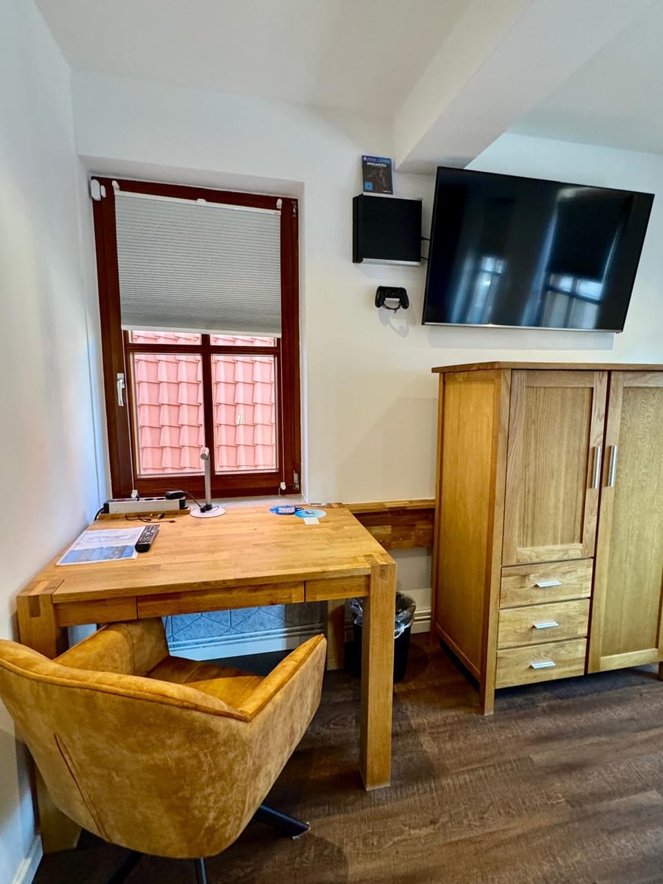 TV and multimedia, wardrobe