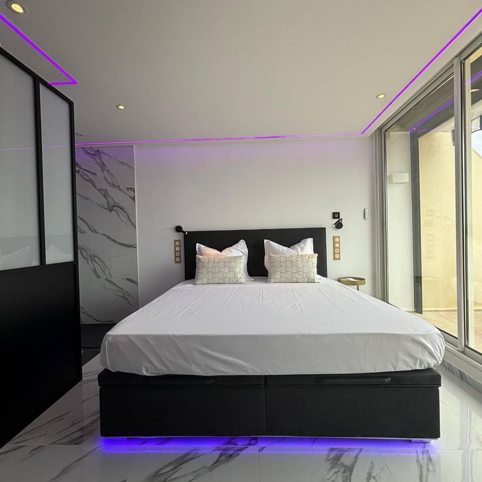 Bed, Bedroom
