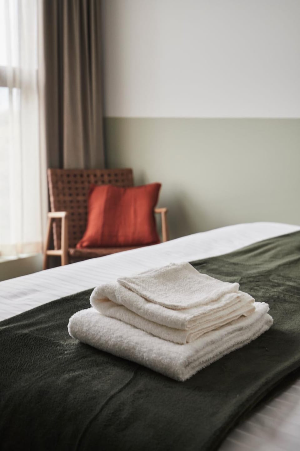 Bedroom, towels
