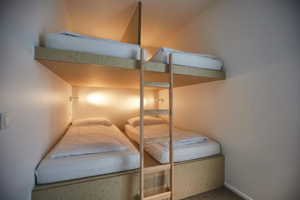 Bedroom, bunk bed