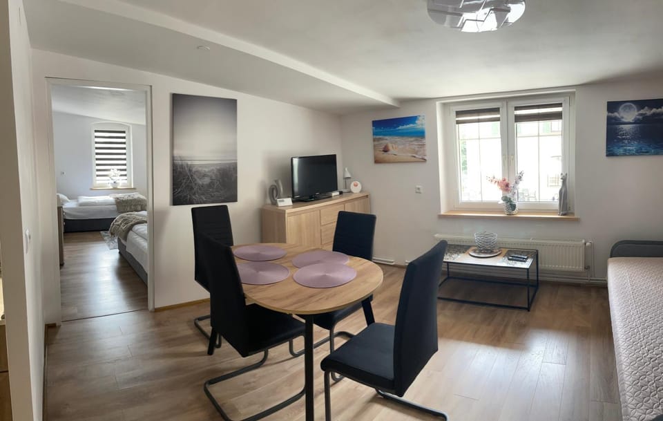 Living room, Seating area, Dining area, Evening entertainment