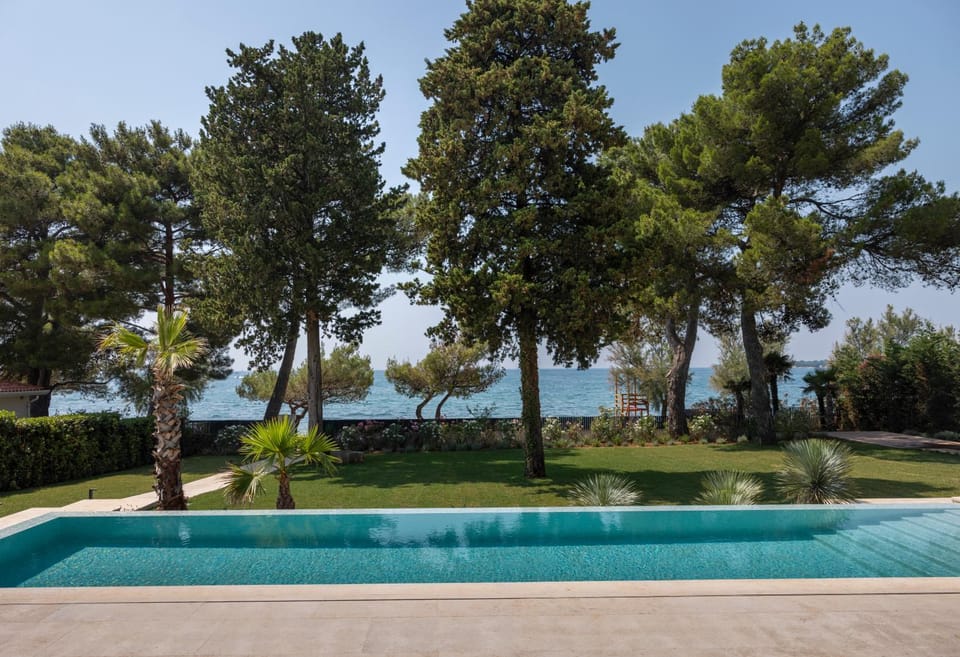 Swimming pool, Swimming pool