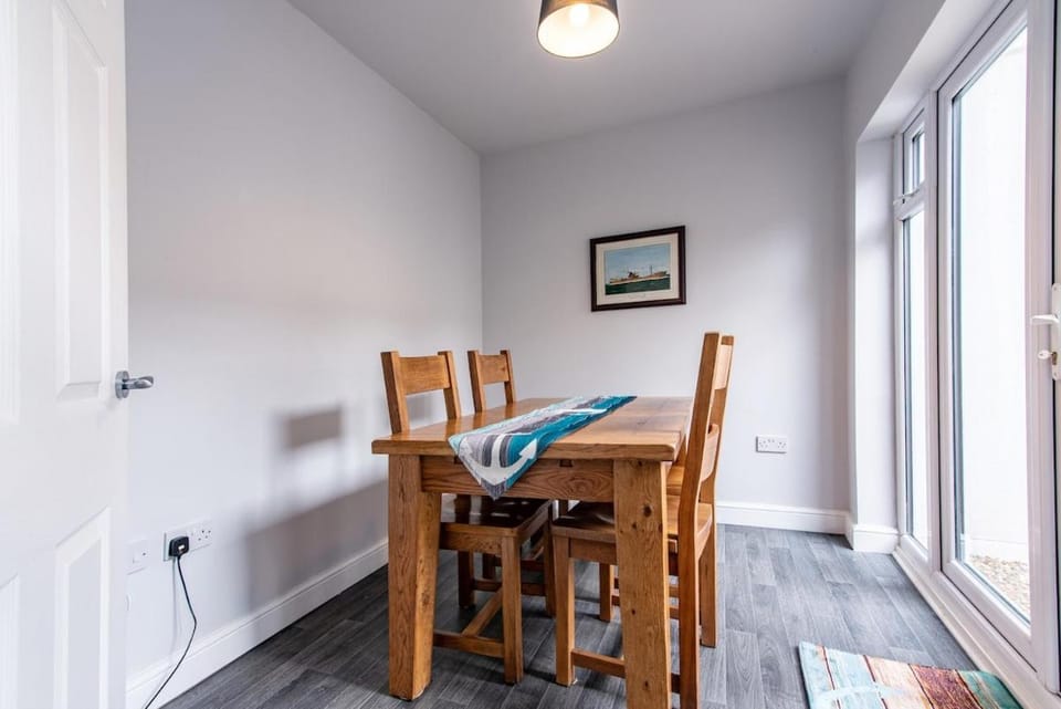 Maritime House One - 4BR for 10 Near City Centre Bed and Breakfast in Hull