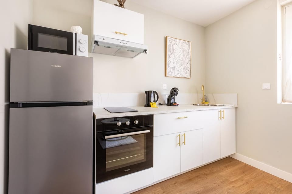 Kitchen or kitchenette, kitchen
