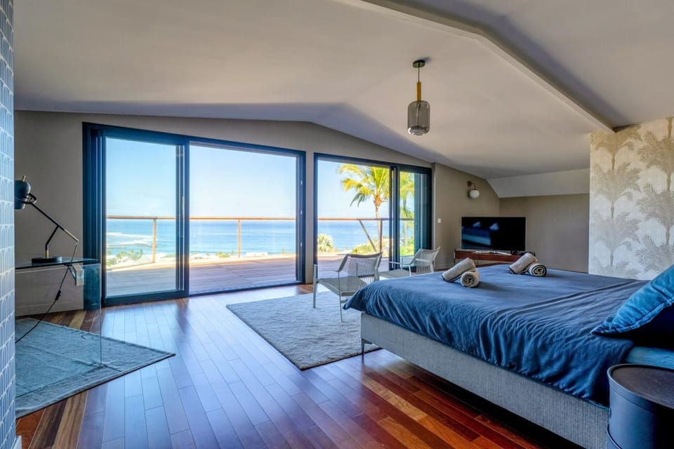 Bed, Photo of the whole room, Bedroom, Sea view