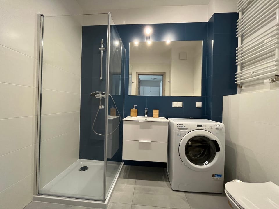 Shower, Bathroom, towels