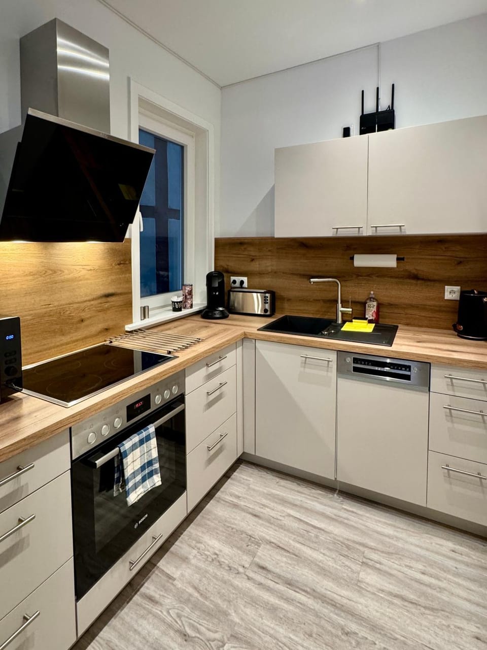 Kitchen or kitchenette, kitchen