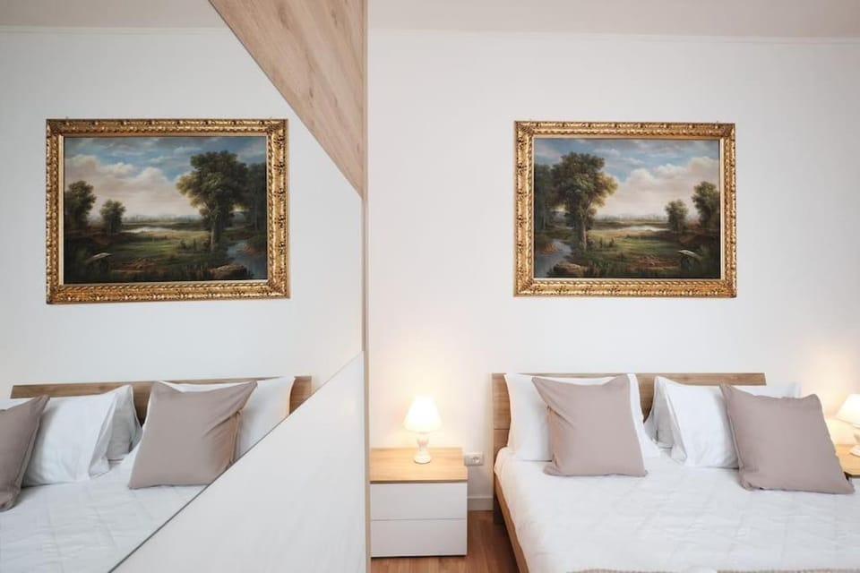 Penthouse 200 meters from metro Wi-Fi and AC Apartment in Rome