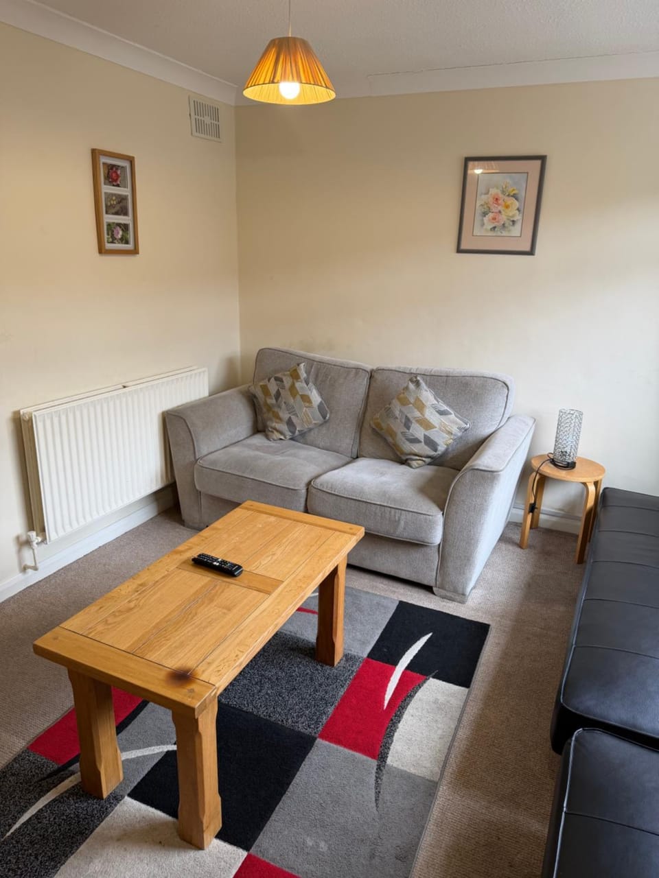 Quiet, Sleeps 13, 2 bathrooms, 4 Parking, KIA2 Apartment in England