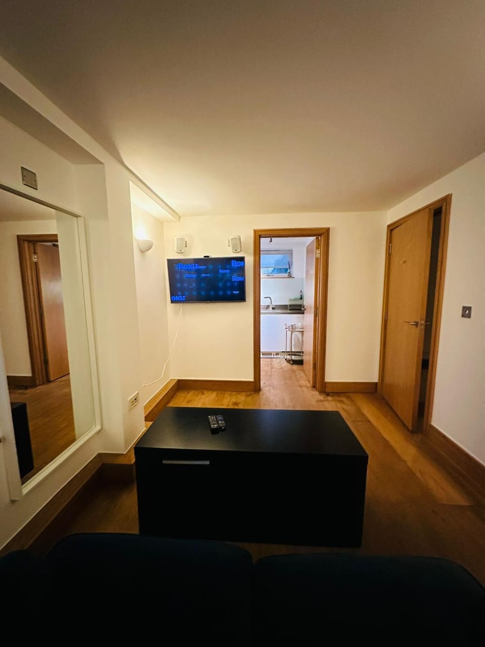 TV and multimedia, Living room, Seating area, Evening entertainment