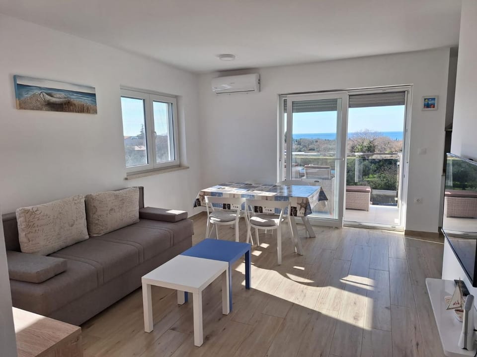 View (from property/room), Balcony/Terrace, Living room, Sea view