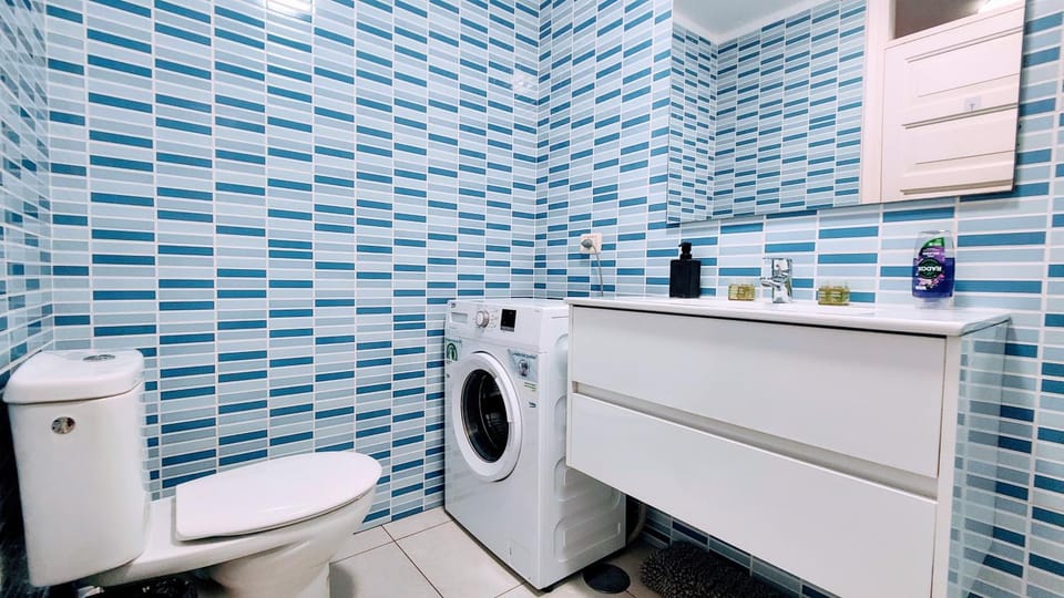 Toilet, Bathroom, washing machine