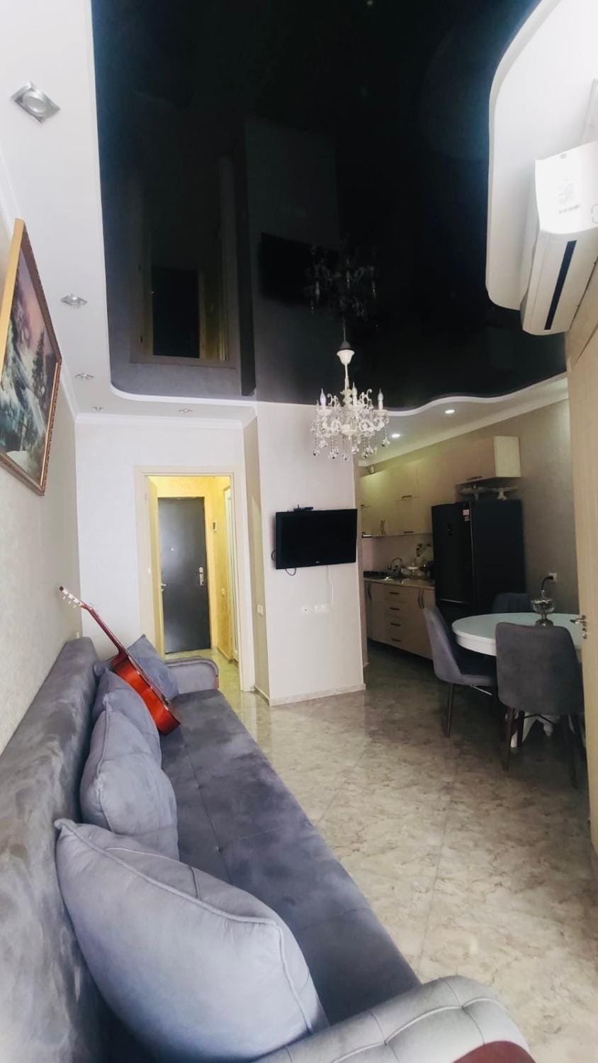 TV and multimedia, Kitchen or kitchenette, Living room, Seating area