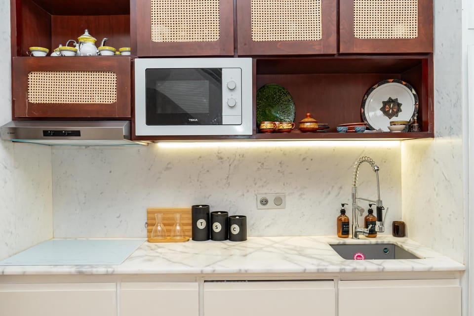 Kitchen or kitchenette, Kitchen or kitchenette, oven, stove
