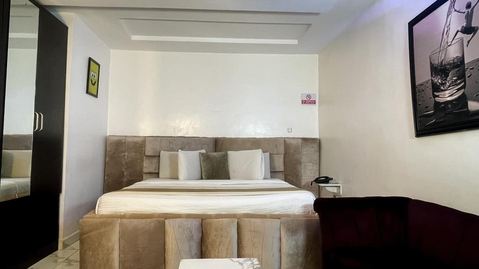 Executive Luxury Room - Spa - Gym - Parking House in Lagos, Nigeria