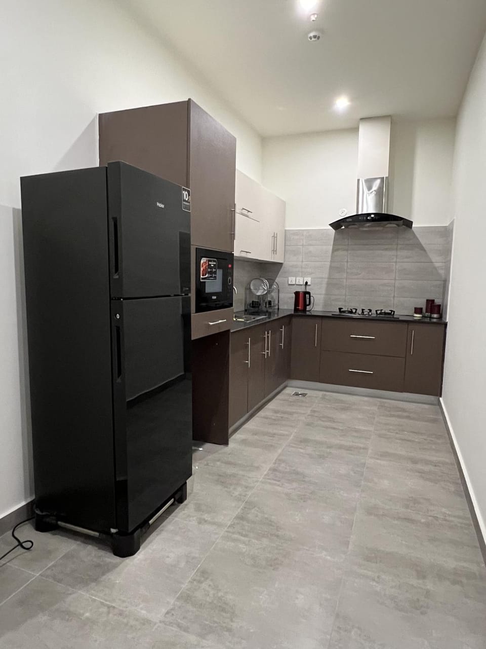 Kitchen or kitchenette, oven, stove