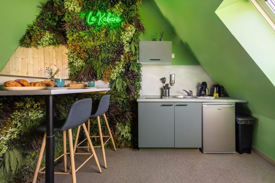 Kitchen or kitchenette, Seating area, Dining area, kitchen