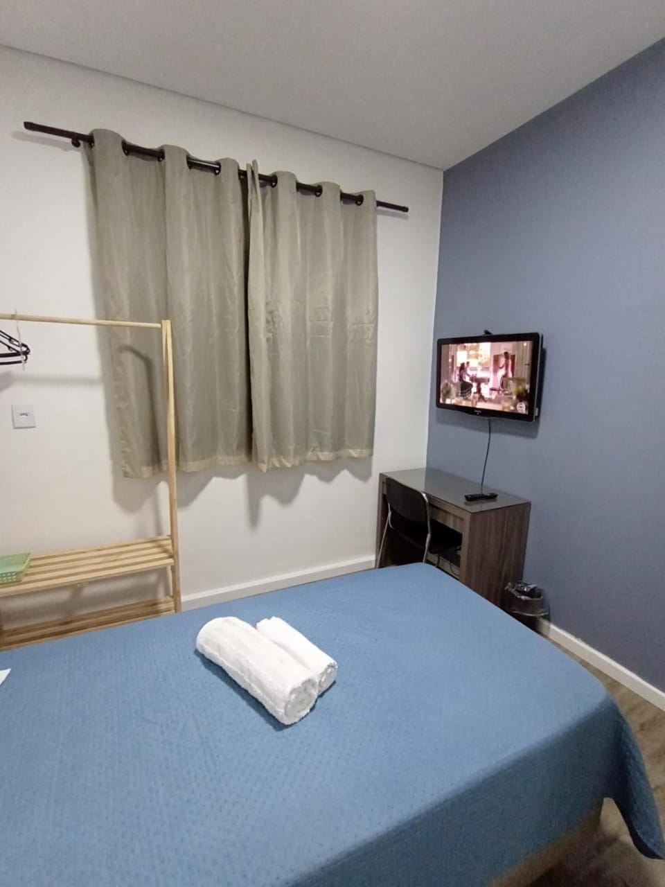 TV and multimedia, Photo of the whole room, towels