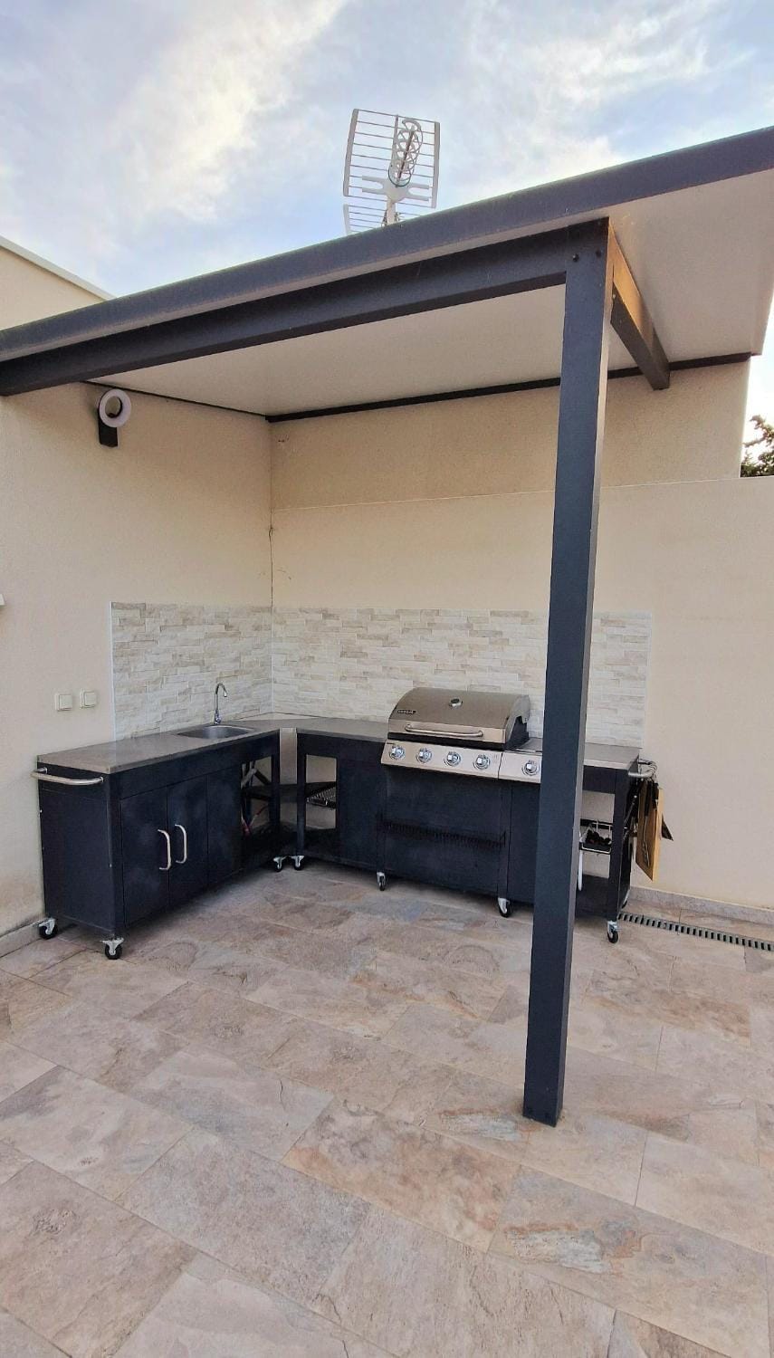 Day, BBQ facilities