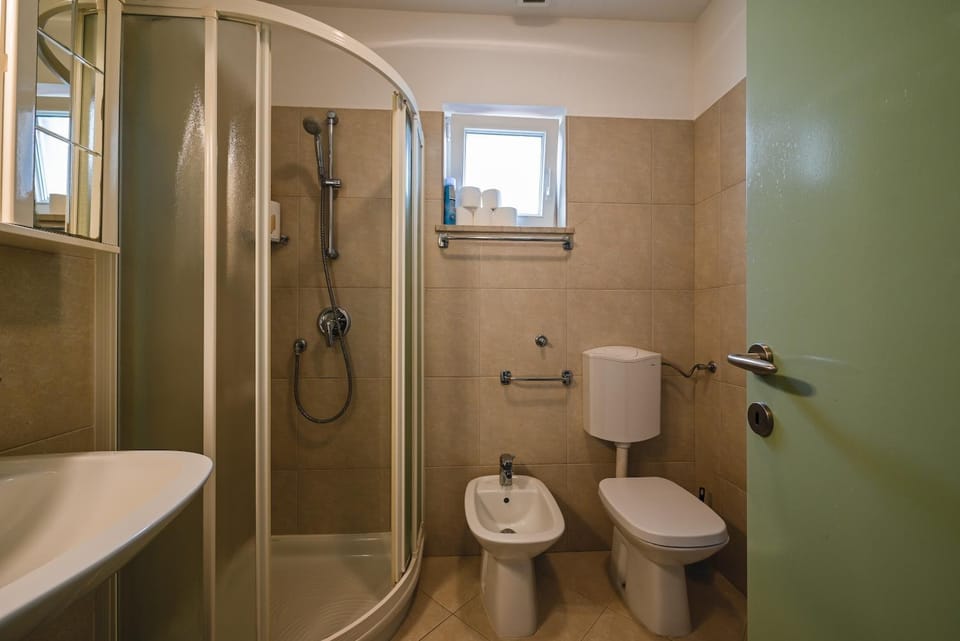Shower, Toilet, Bathroom, bidet