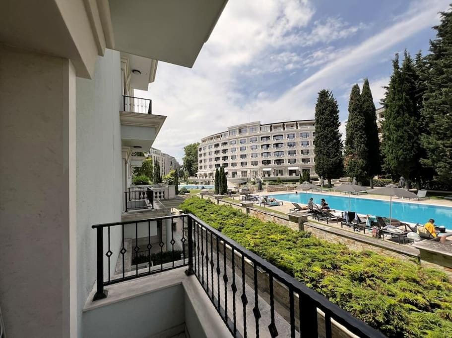 Rosie's Cozy Bright Apartment Summer Paradise Apartment in Varna