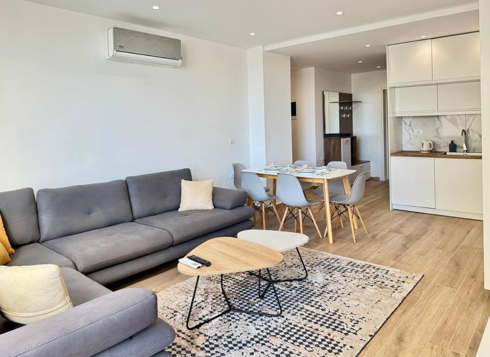 Living room, Dining area, air conditioner