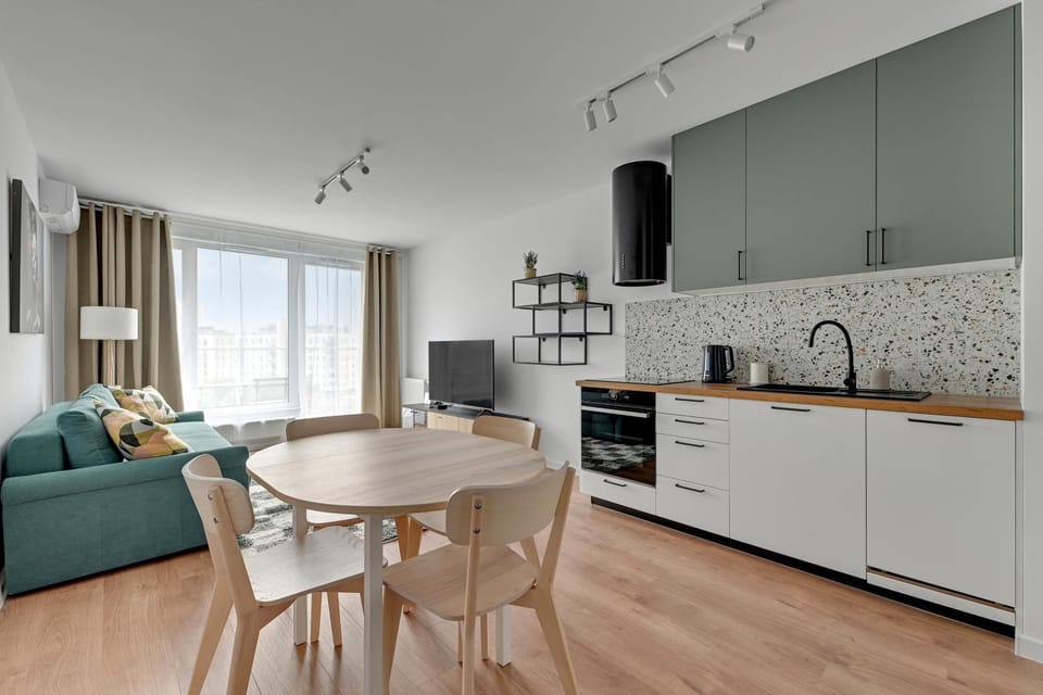 Coffee/tea facilities, Kitchen or kitchenette, Living room, Seating area, Dining area