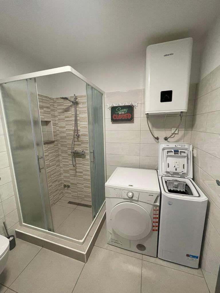 Apartma Metulj Koper - New Apartment in Slovenia