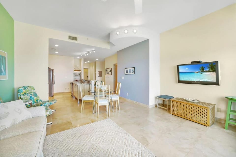 Oceanside Escape with 3 Bedrooms Spectacular Ocean View and Pool House in Galveston Island