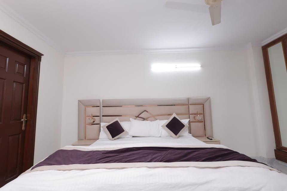 Home Stay Cum Bed and Breakfast Bed and Breakfast in New Delhi