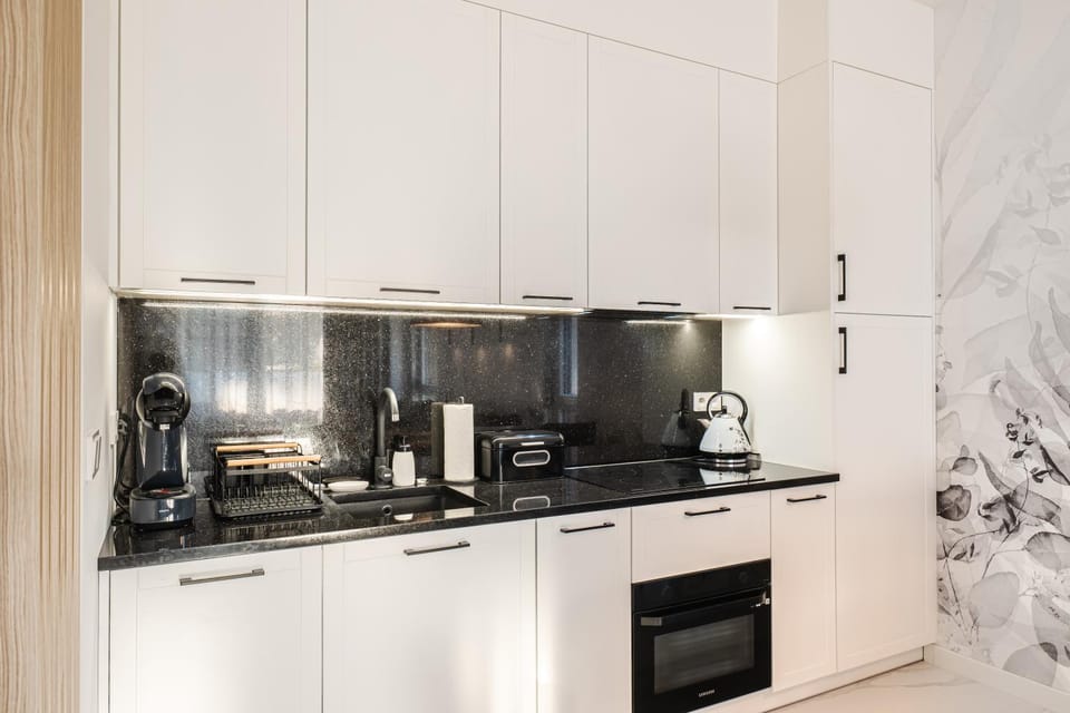 Coffee/tea facilities, Kitchen or kitchenette, dishwasher, oven, toaster