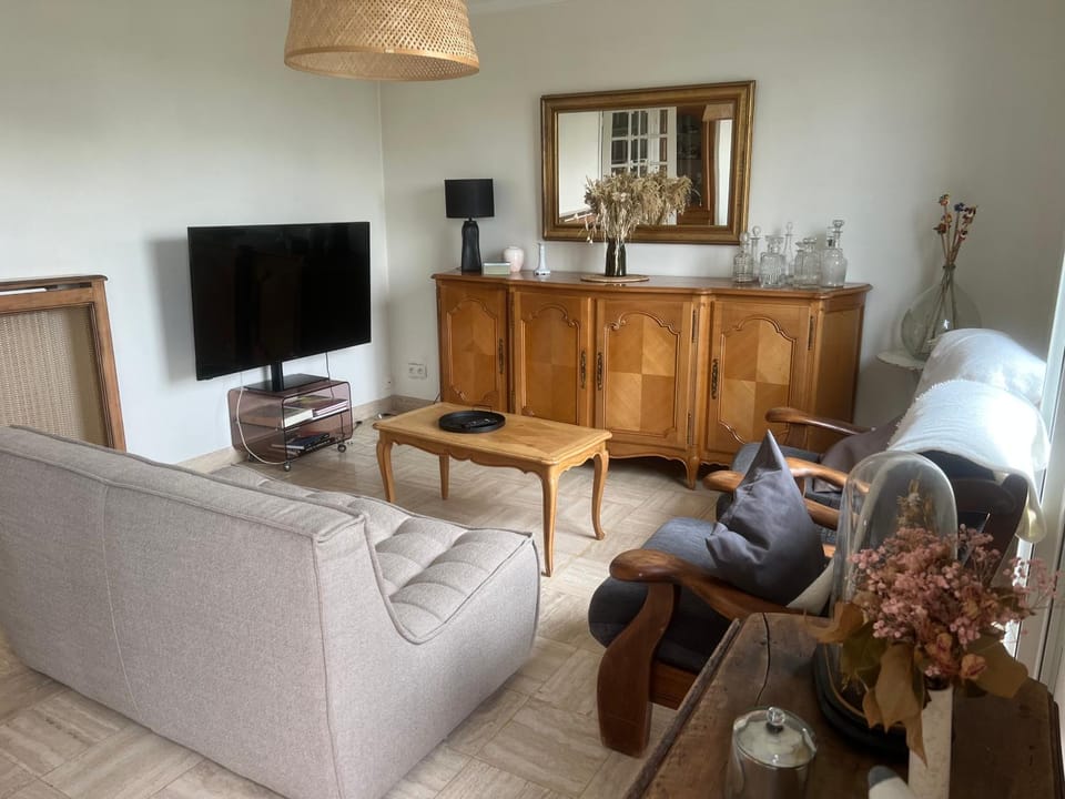 Communal lounge/ TV room, TV and multimedia