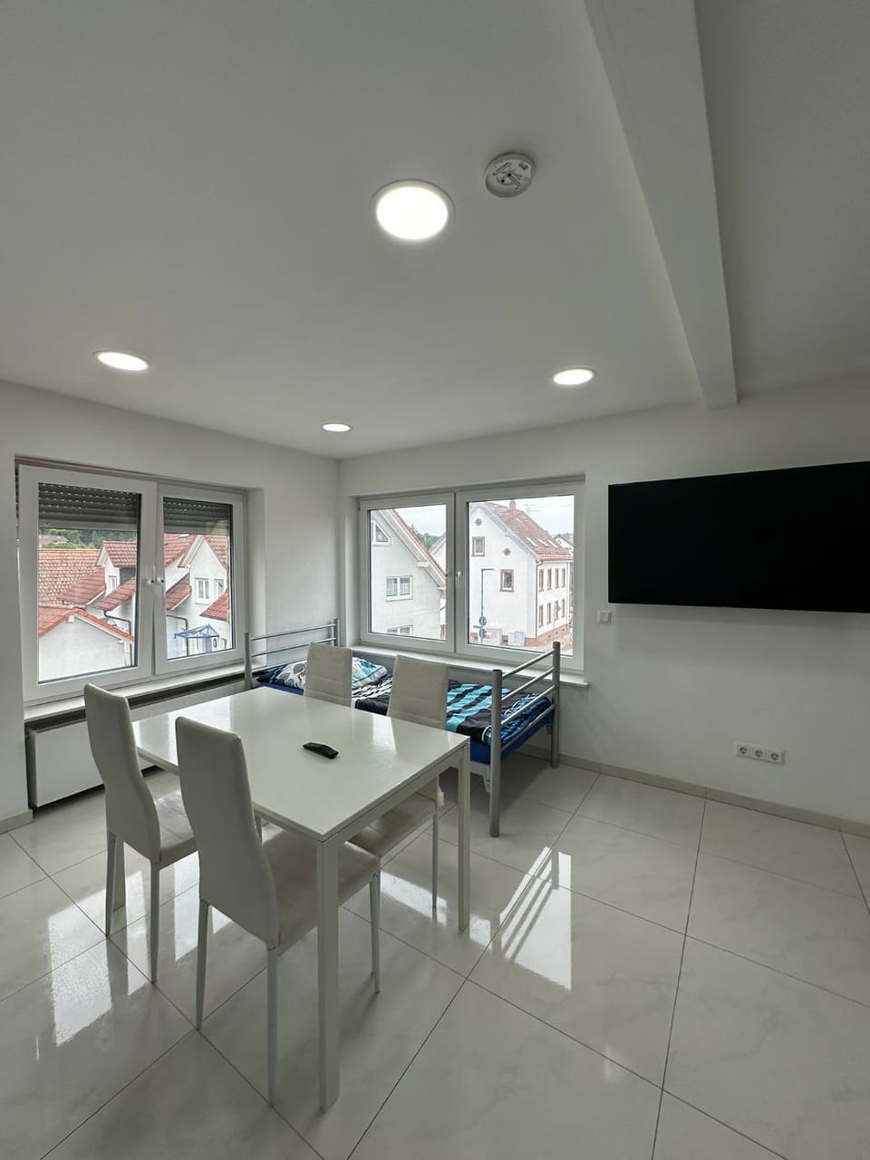 TV and multimedia, Dining area