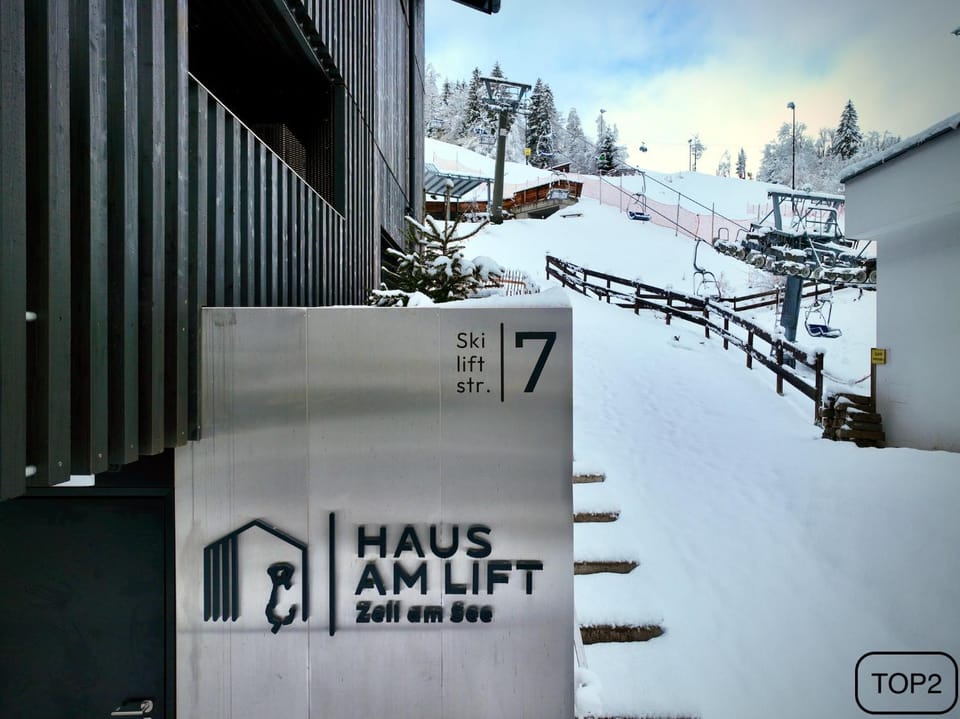 Property building, Property logo or sign, Natural landscape, Winter, Logo/Certificate/Sign