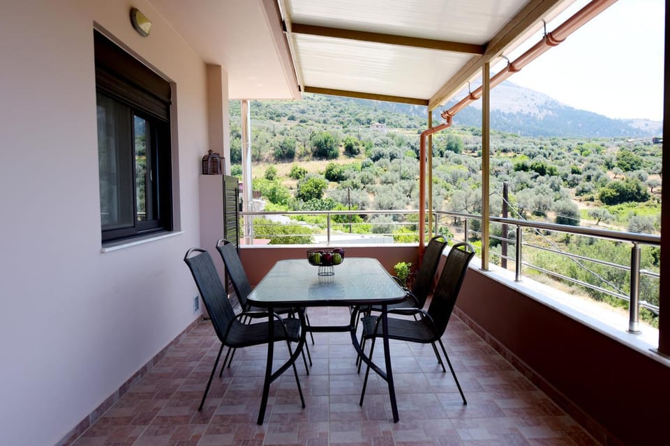 Patio, Natural landscape, View (from property/room), Balcony/Terrace, Mountain view