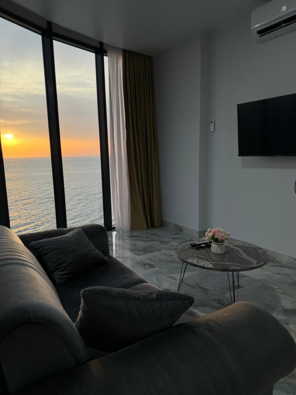 TV and multimedia, Sea view, Sunset, air conditioner