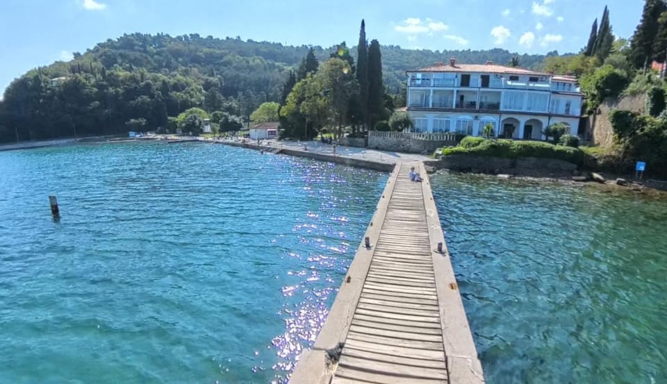 Property building, Day, Natural landscape, Sea view, Public Bath